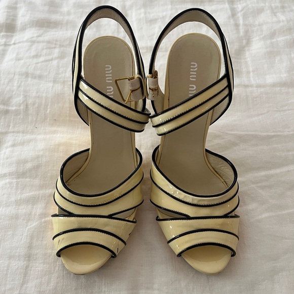 Size 7 Miu Miu heels with gold heel - Picture 1 of 3